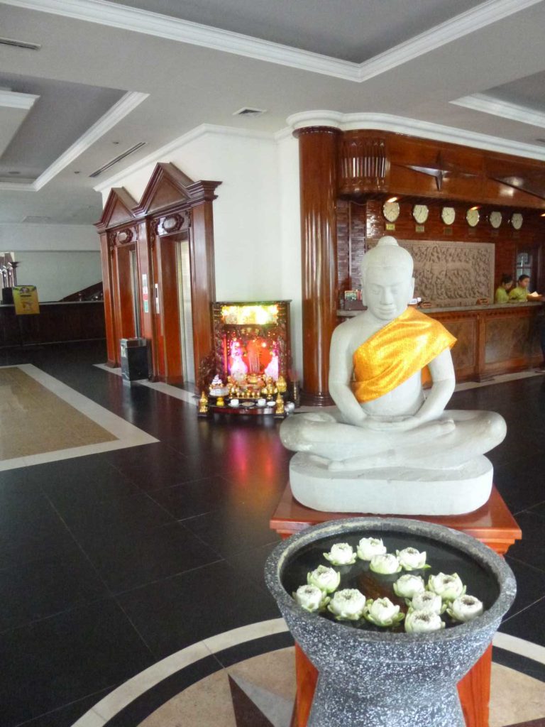 Holiday Angkor Hotel Lobby